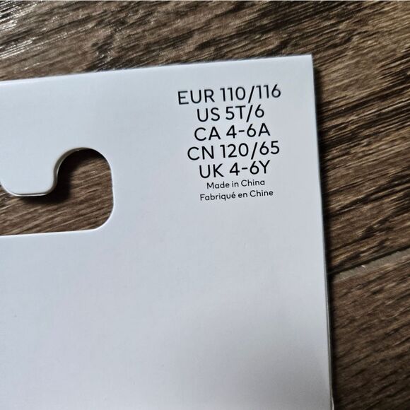 3/$15 H&M tights size 4-6 years - Picture 2 of 3